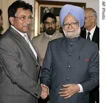 India's Prime Minister Manmohan Singh, right, and Pakistan's President Pervez Musharraf shake hands in Havana, Cuba
