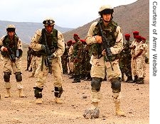US soldiers during training on a range in rural Djibouti as Djiboutian Army troops observe (file photo Jan. 22, 2004)