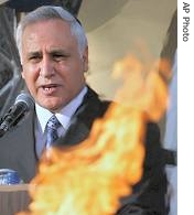 Israeli President Moshe Katsav speaks at a ceremony in Jerusalem
