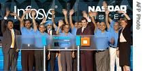 Founder of Infosys Technologies N.R. Narayana Murthy (C) with NASDAQ President & CEO Bob Greifeld (6th R) during NASDAQ Remote Opening Bell Ceremony, 31 July 2006