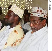Top leaders of Union of Islamic Courts Sheikh Hussein Dahir Aweys, right, and Sheik Sharif Ahmed (File photo - October 5, 2006) 