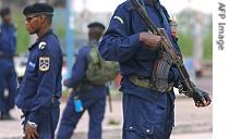 Policemen secure area in center of Kinshasa, 27 Nov. 2006