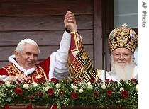 Pope Benedict XVI, left, and Ecumenical Patriarch Bartholomew I at Ecumenical Patriarchate in Istanbul, 30 Nov 2006