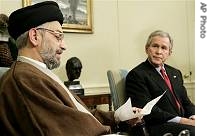 George W Bush (r) with Abdul Aziz al-Hakim at the White House