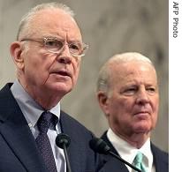 Iraq Study Group co-Chairs James A. Baker (R) and Lee H. Hamilton&nbsp; 