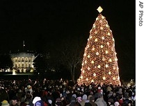The US National Christmas Tree with the White House on the left