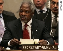 UN Secretary-General Kofi Annan speaks to the Security Council at the United Nations headquarters