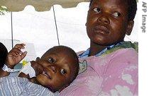 A mother and child, both HIV positive at Parirenyatwa Hospital in Harare, (2005 file photo) 