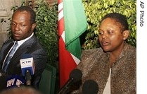 Jendayi Frazer, assistant US secretary of state for Africa, right, and Kenyan Foreign Minister Raphael Tuju, left, during a press conference in Nairobi
