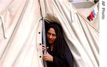 An Iraqi woman at a camp in Diwaniyah, 130 kilometers south of Baghdad