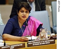 Radhika Coomaraswamy speaks during a Security Council meeting on Children and Armed Conflict at UN headquarters in New York, 24 Jul 2006