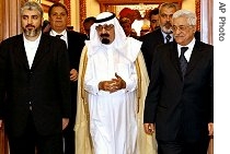 From right: Mahmoud Abbas, King Abdullah, Khaled Meshaal. Ismail Haniyeh walks behind Mahmoud Abbas (Mecca 7 Feb 2007)