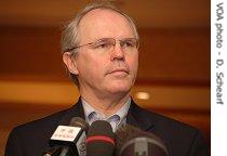 US Assistant Secretary of State Christopher Hill speaks to reporters in Beijing, 16 Mar 2007