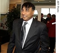 Indian metal magnat Lakshmi Mittal arrives to give a news conference after a visit to the Liege Arcelor-Mittal group steel factories, 28 Feb 2007