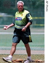 Bob Woolmer is seen during team practice at St. Mary's College Grounds in Port-of-Spain, Trinidad, in this 05 Mar 2007 file photo