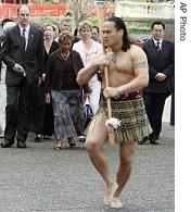 Delegates from WHO are welcomed by Powhiri, a traditional Maori welcome, in Auckland, 18 Sep 2006