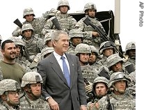 President Bush with troops at Fort Irwin, California, 4 Apr 2007