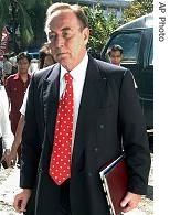 Richard Ness walks upon arrival for his trial at a district court in Manado, North Sulawesi, Indonesia (File Photo)