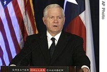 US Secretary of Defense Robert M. Gates speaks at a luncheon in Dallas, 03 May 2007
