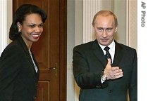 Vladimir Putin invites Condoleezza Rice for talks at his Novo-Ogaryovo country residence west of Moscow in this 15 Oct 2005 file photo