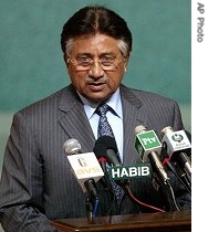 Pakistani President Gen. Pervez Musharraf addresses the 34th session of the Islamic Conference of Foreign Ministers in Islamabad, 15 May 2007