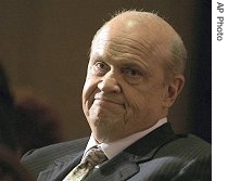 Fred Thompson waits to speak at Lincoln Club in Newport Beach, California, 4 May 2007