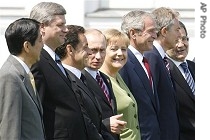 G8 summit leaders pose for group photo in Heiligendamm, Germany, 07 Jun 2007