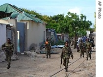 Ethiopian troops patrol the street of Mogadishu, Somalia, 4 June 2007