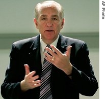 Special Court for Sierra Leone chief prosecutor Stephen Rapp (2006 file photo)