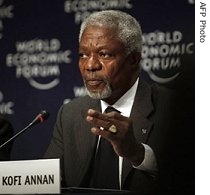 Former UN secretary General Kofi Annan a press conference at the World Economic forum on Africa in Cape Town, 14 Jun 2007