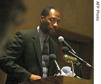 Rwanda's International Criminal Tribunal spokesperson, Tim Gallimore, addressess a press briefing in Nairobi, Kenya, 18 June 2007