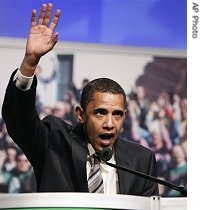 Senator Barack Obama waves to the audience while addressing a forum sponsored by the American Federation of State, County and Municipal Employees, AFSCME, 19 Jun 2007