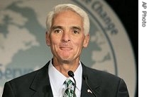 Florida Gov. Charlie Crist during a news conference at ServetoPreserve, A Florida Summit on Global Climate Change, in Miami, 12 July 2007
