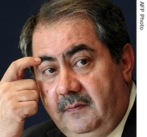 Iraqi Foreign Minister Hoshyar Zebari gestures during a press conference at the international conference on Iraq, 04 May 2007