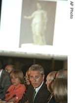 Francesco Rutelli gives a press conference on a deal reached with the J.Paul Getty Museum, 2 Aug 2007