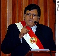 Peru's President Alan Garcia (file photo)
