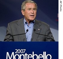 President Bush gestures as he responds to a question during the closing news conference at the North American Leaders Summit in Montebello, 21 Aug 2007