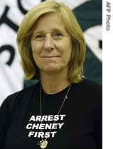 US peace activist Cindy Sheehan holds joint press conference in central London, 21 Aug. 2007