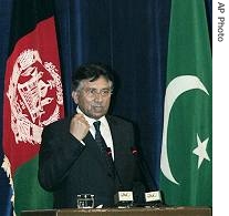 Pakistan's President Gen. Pervez Musharraf delivers a speech at a joint peace meeting in Kabul, Afghanistan, 12 Aug 2007