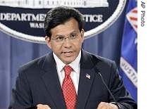 Attorney General Alberto Gonzales announces his resignation at a press conference at the Department of Justice, in Washington, 27 Aug 2007