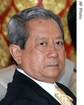 Thai Prime Minister Surayud Chulanont (file photo)
