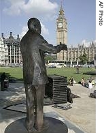 A statue of Nelson Mandela, former President of South Africa, is seen after it was unveiled in Parliament Square, London, 29 Aug 2007