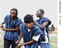 Tran Scene from Diam Men Teky Clandestine Migration music video