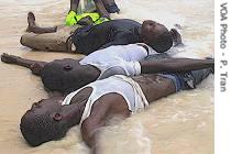 Rappers recruited concert goers for their video Clandestine Migration