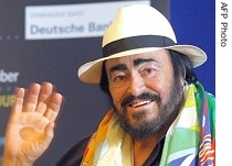 Luciano Pavarotti (2005 file photo)