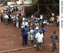 Lines are calm and orderly for Sierra Leone's presidential runoff, 08 Sep 2007