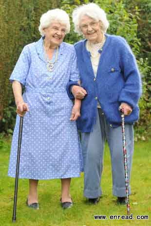 Ena Pugh and Lily Willward, British twins who celebrated their 102nd birthday.