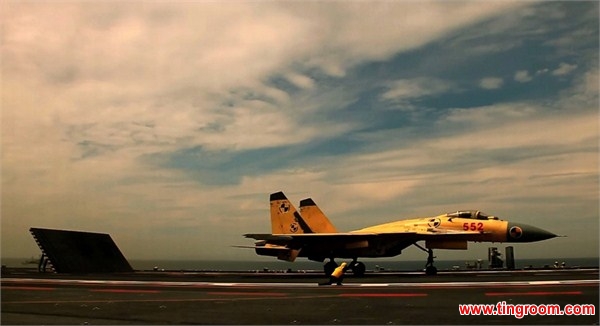 China has for the first time released the official training video of the aircraft on the carrier Liaoning.