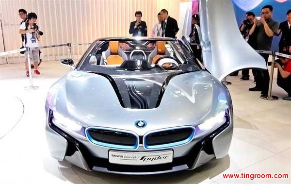 At the Beijing Autoshow many carmakers are showcasing their latest electrics, hybrids and in-car connectivity gadgets.