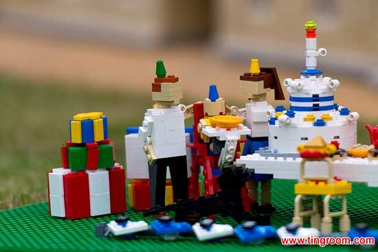 生日派对英文视频 053935L32-1.jpg